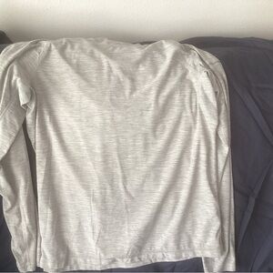 Old Navy Gray Long Sleeve Tee